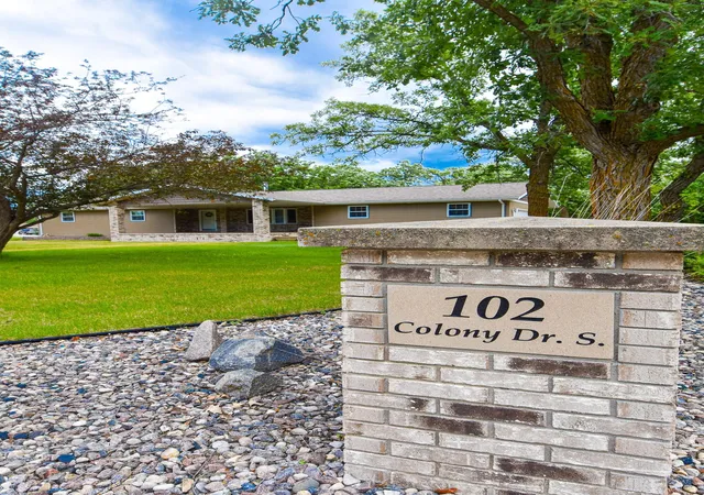 1st image of 102 Colony Dr S, Karlstad, MN 56732 | MLS# 7056918