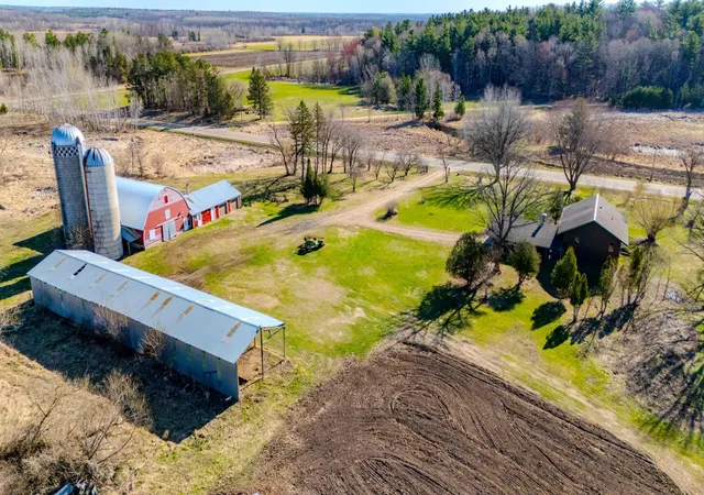 2nd image of 19867 Twin Lakes Rd, Little Falls, MN 56345 | MLS# 7057044