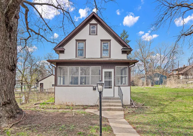 1st image of 941 Frank St, Saint Paul, MN 55106 | MLS# 7057067