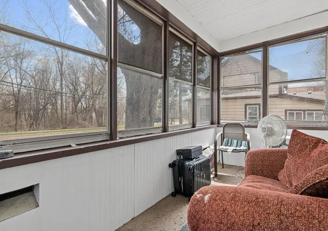4th image of 941 Frank St, Saint Paul, MN 55106 | MLS# 7057067
