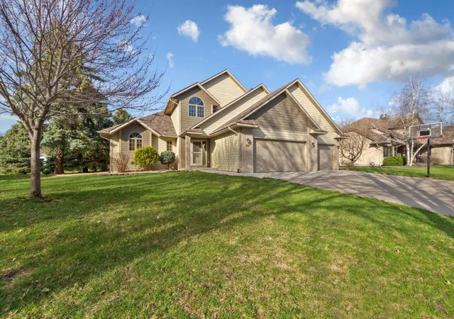 Photo 1 of Sale Pending at 1526 Castle Dr, North Mankato, MN 56003 | MLS# 7057121 | Listing updated on 2026-08-31