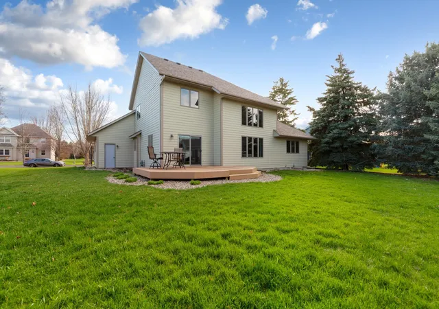 Photo 3 of Sale Pending at 1526 Castle Dr, North Mankato, MN 56003 | MLS# 7057121 | Listing updated on 2026-08-31