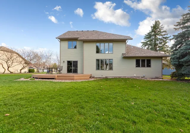 Photo 4 of Sale Pending at 1526 Castle Dr, North Mankato, MN 56003 | MLS# 7057121 | Listing updated on 2026-08-31