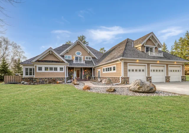 Photo 4 of Single family home for sale at 1242 Maple Leaf Trl NW, Walker, MN 56484 | MLS# 7057261 | Listing updated on 2026-09-21
