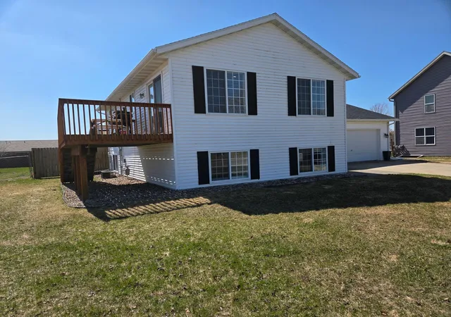 Homes for sale in Grand Meadow, MN | 520 Elliot Dr Se, Grand Meadow, MN 55936 | MLS# 7057285