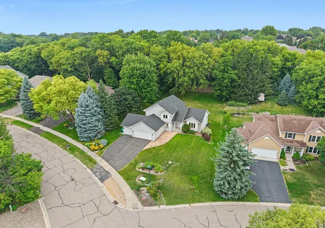 29th image of 1132 Falls Cir, Chaska, MN 55318 | MLS# 7057293