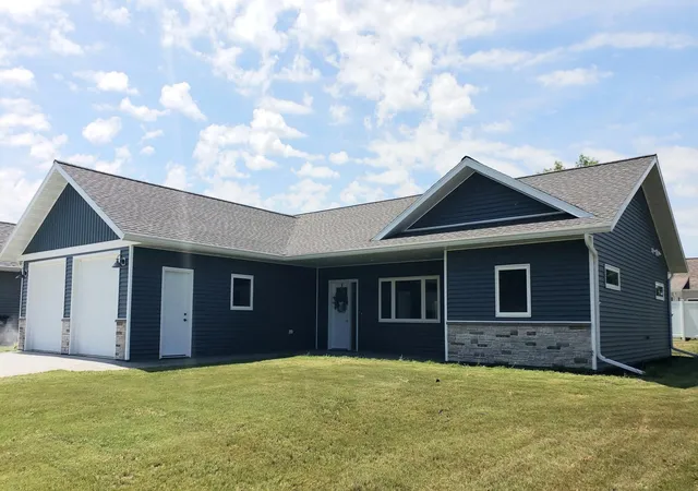 1st image of 1005 8th Ave Ne, Perham, MN 56573 | MLS# 7057313