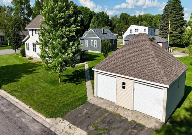Homes for sale in Olivia, MN | 407 E Fairview Ave, Olivia, MN 56277 | MLS# 7057347