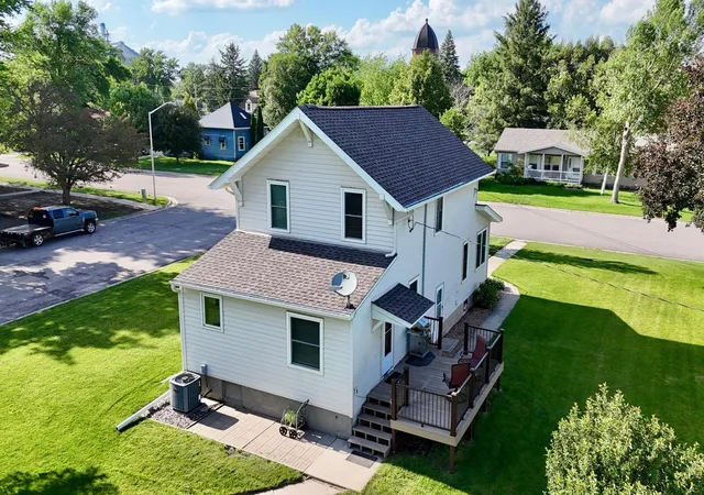 Homes for sale in Olivia, MN | 407 E Fairview Ave, Olivia, MN 56277 | MLS# 7057347
