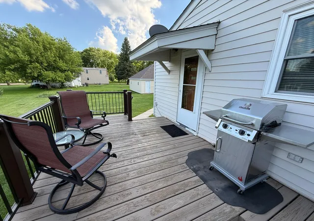 Homes for sale in Olivia, MN | 407 E Fairview Ave, Olivia, MN 56277 | MLS# 7057347