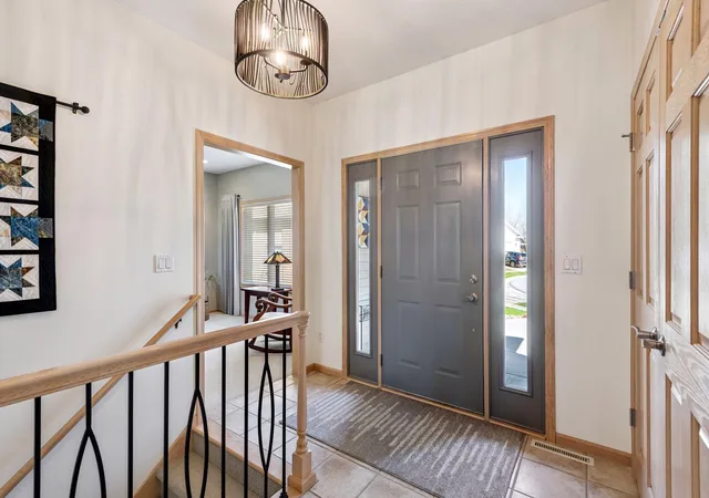 5th image of 2708 Century Ln Ne, Rochester, MN 55906 | MLS# 7057351