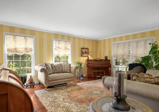 Photo 4 of Single family home for sale at 665 Arcadia Dr, Saint Paul, MN 55118 | MLS# 7057470 | Listing updated on 2026-10-26