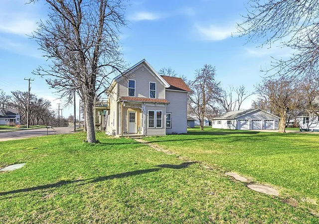 Homes for sale in Paynesville, MN | 301 Minnie St, Paynesville, MN 56362 | MLS# 7057495