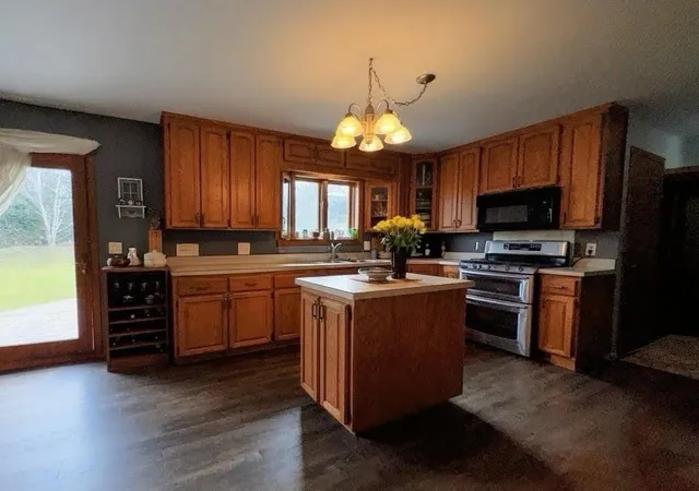 Homes for sale in Crookston, MN | 325 S Ash St, Crookston, MN 56716 | MLS# 7057505