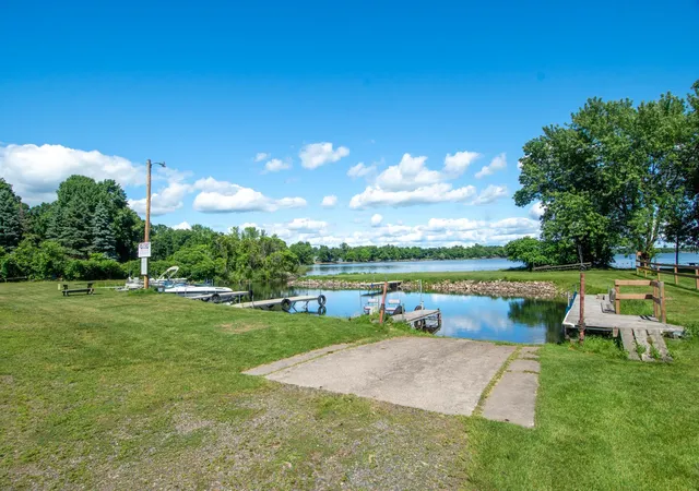 4th image of 46315 Lucretia Ln, Isle, MN 56342 | MLS# 7057523