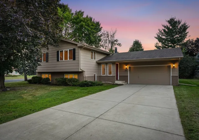 Photo 1 of Single family home for sale at 1198 Harrison St S, Shakopee, MN 55379 | MLS# 7057532 | Listing updated on 2026-09-02