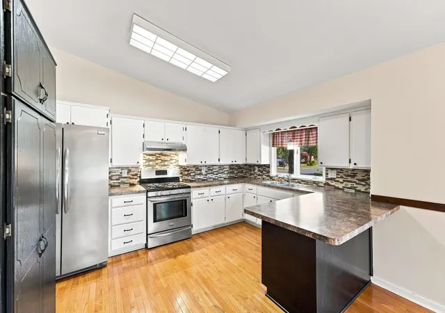 Photo 4 of Single family home for sale at 1198 Harrison St S, Shakopee, MN 55379 | MLS# 7057532 | Listing updated on 2026-09-02