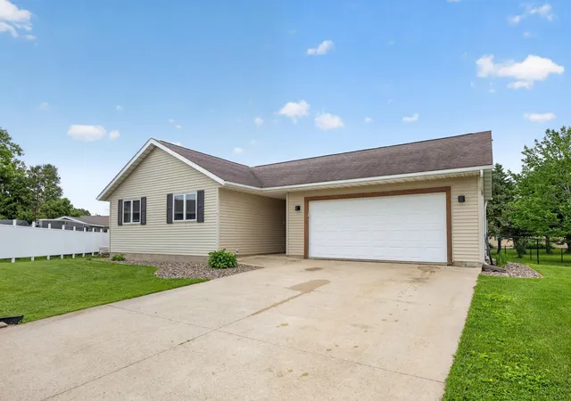 Photo 1 of Sale Pending at 100 Capelle St, Spring Valley, MN 55975 | MLS# 7057555 | Listing updated on 2026-08-09
