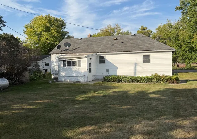 Photo 3 of Sale Pending at 104 Atlantic Ave S, Herman, MN 56248 | MLS# 7057556 | Listing updated on 2026-09-30