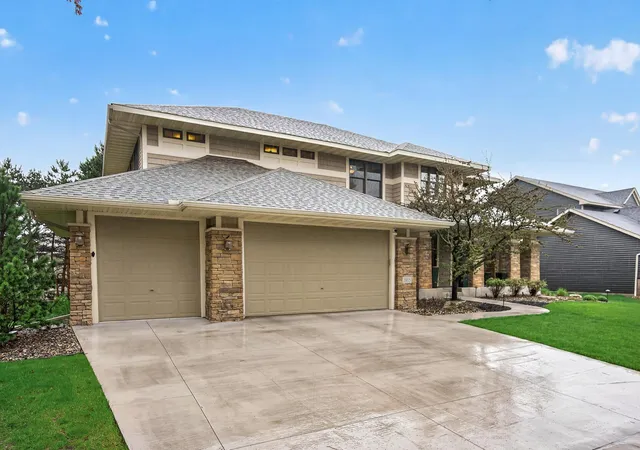 3rd image of 10815 Birch Ln, Saint Paul, MN 55129 | MLS# 7057591