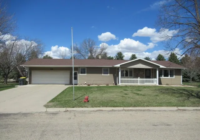 Homes for sale in Edgerton, MN | 300 Sagratti St W, Edgerton, MN 56128 | MLS# 7057622