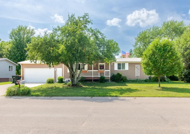 Homes for sale in Spicer, MN | 196 Hillcrest Ave, Spicer, MN 56288 | MLS# 7057642