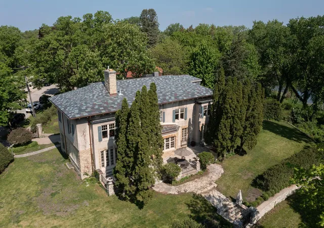 2nd image of 2728 Dean Pkwy, Minneapolis, MN 55416 | MLS# 7057680