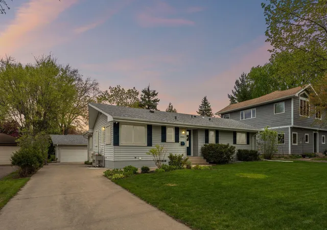 2nd image of 2905 Townview Ave Ne, Minneapolis, MN 55418 | MLS# 7057728