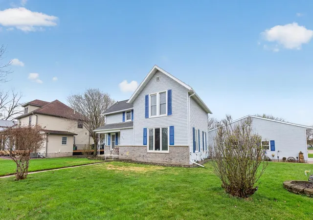 Photo 3 of Single family home for sale at 240 Main St W, Elgin, MN 55932 | MLS# 7057827 | Listing updated on 2026-08-06