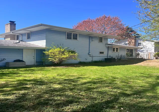 Homes for sale in Woodbury, MN | 1417 Pinewood Dr, Woodbury, MN 55125 | MLS# 7057887