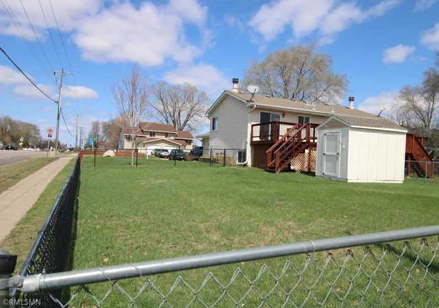 3rd image of 5821 84 1/2 Ave N, Minneapolis, MN 55443 | MLS# 7058021
