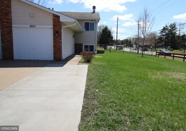 5th image of 5821 84 1/2 Ave N, Minneapolis, MN 55443 | MLS# 7058021