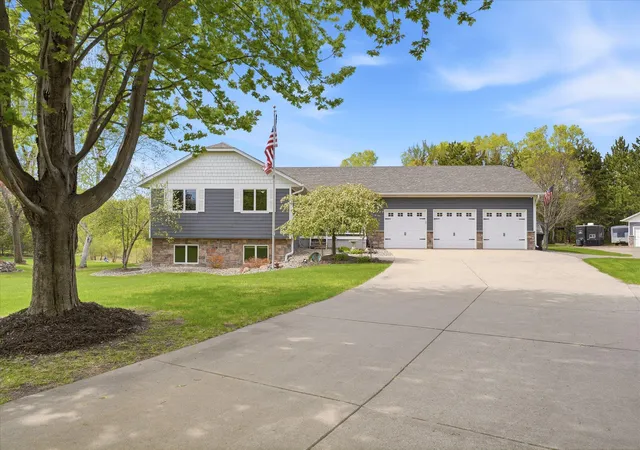 4th image of 3691 180Th Ave Nw, Andover, MN 55304 | MLS# 7058030