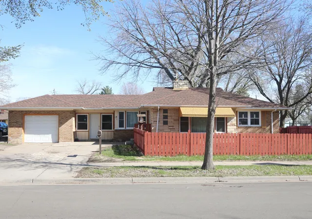 Photo 1 of Sale Pending at 95 Rose Ave W, Saint Paul, MN 55117 | MLS# 7058165 | Listing updated on 2026-09-14