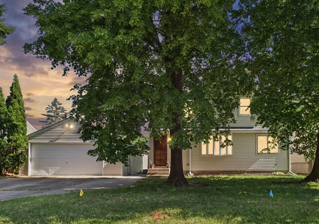 Homes for sale in Inver Grove Heights, MN | 3765 74th St E, Inver Grove Heights, MN 55076 | MLS# 7058212