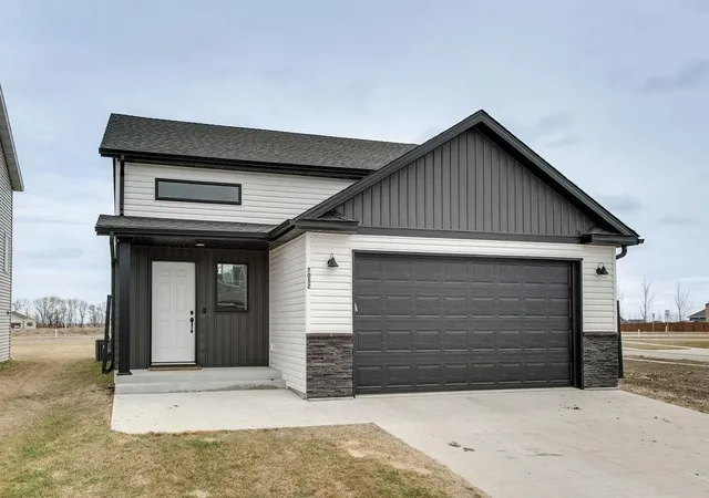 Homes for sale in Horace, ND | 7052 Benji Ln, Horace, ND 58047 | MLS# 7058235