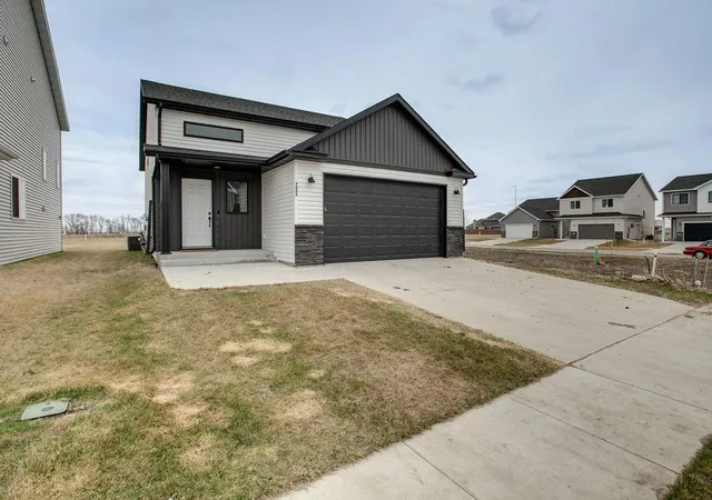 Homes for sale in Horace, ND | 7052 Benji Ln, Horace, ND 58047 | MLS# 7058235