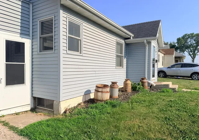 1st image of 925 2nd Ave Sw, Pipestone, MN 56164 | MLS# 7058263