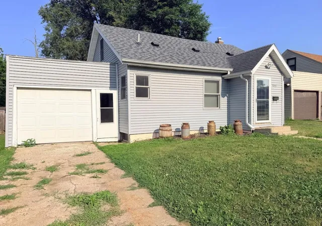 2nd image of 925 2nd Ave Sw, Pipestone, MN 56164 | MLS# 7058263