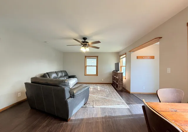 Photo 4 of Sale Pending at 925 2nd Avenue SW, Pipestone, MN 56164 | MLS# 7058263 | Listing updated on 2026-08-11