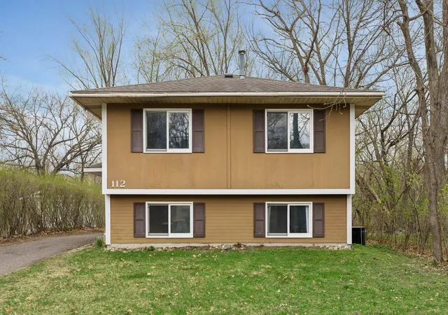 Homes for sale in Mahtomedi, MN | 112 Mcgregor Ave N, Mahtomedi, MN 55115 | MLS# 7058296