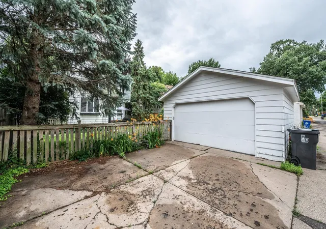 36th image of 1857 Princeton Ave, Saint Paul, MN 55105 | MLS# 7058376