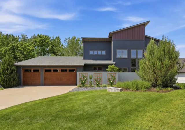 2nd image of 2229 Wall St, Eagan, MN 55122 | MLS# 7058398