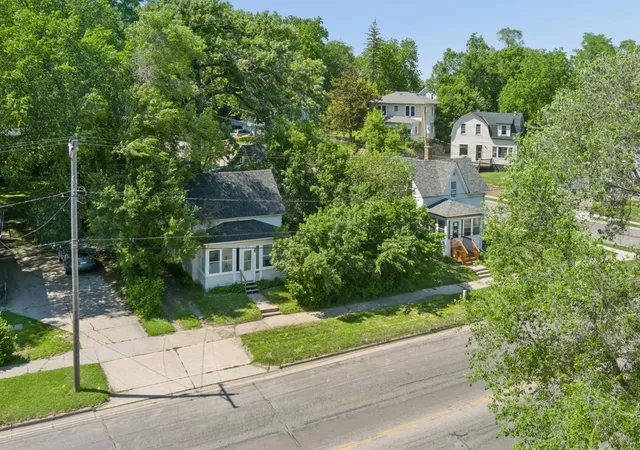 Photo 3 of Single family home for sale at 210 Willow St, Faribault, MN 55021 | MLS# 7058449 | Listing updated on 2026-09-02