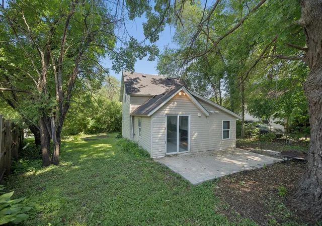 Photo 3 of Single family home for sale at 210 Willow St, Faribault, MN 55021 | MLS# 7058449 | Listing updated on 2026-10-06