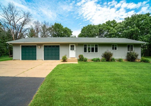 Homes for sale in Eau Claire, WI | 4437 Old Wells Rd, Eau Claire, WI 54703 | MLS# 7058545