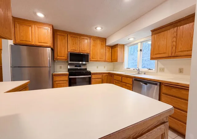 Photo 2 of Single family home for sale at 6475 Grandview Dr, Eden Prairie, MN 55346 | MLS# 7058570 | Listing updated on 2026-08-27