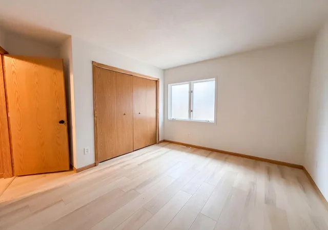 Photo 3 of Single family home for sale at 6475 Grandview Dr, Eden Prairie, MN 55346 | MLS# 7058570 | Listing updated on 2026-08-27