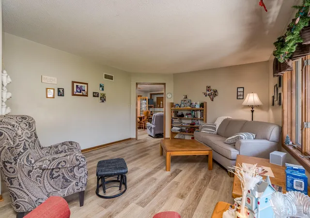 3rd image of 30536 Lexington Rd, Le Sueur, MN 56058 | MLS# 7058782