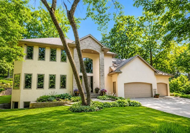 Photo 1 of Single family home for sale at 419 Brandywine Dr, Burnsville, MN 55337 | MLS# 7058784 | Listing updated on 2026-08-16